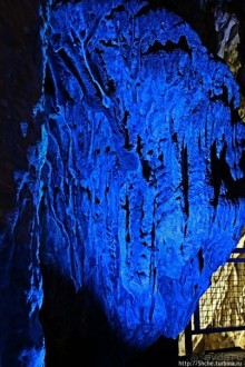 Диковинные сталактиты и причудливые сталагмиты св. Михаила