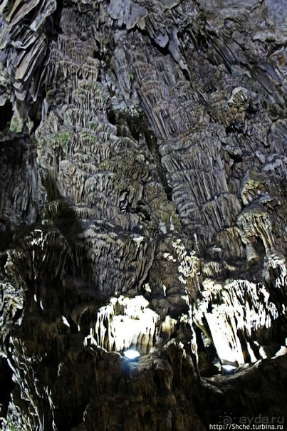 Диковинные сталактиты и причудливые сталагмиты св. Михаила