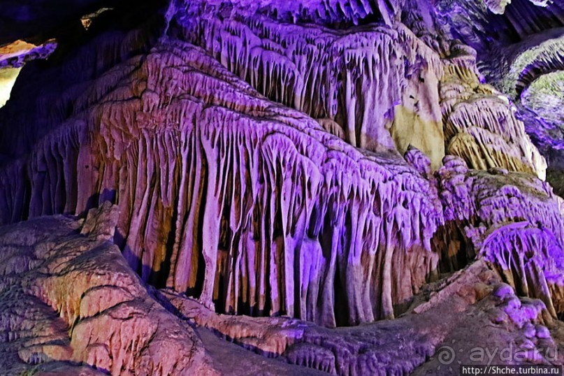 Диковинные сталактиты и причудливые сталагмиты св. Михаила