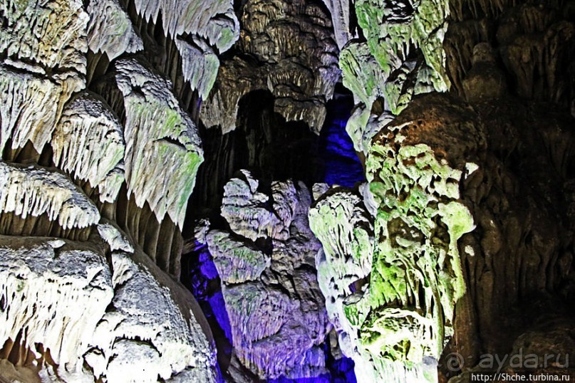 Диковинные сталактиты и причудливые сталагмиты св. Михаила