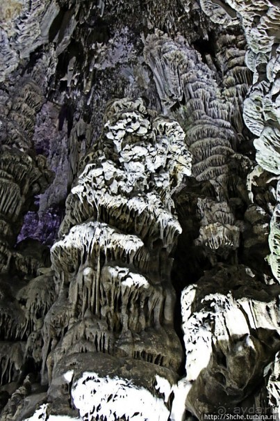 Диковинные сталактиты и причудливые сталагмиты св. Михаила