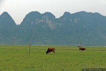 Полые скалы Вьетнама: долина Tan Hoa и первая пещера