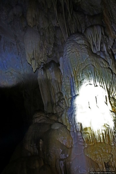 Полые скалы Вьетнама: долина Tan Hoa и первая пещера