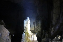 Полые скалы Вьетнама: долина Tan Hoa и первая пещера