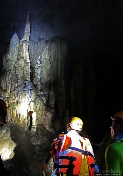 Полые скалы Вьетнама: долина Tan Hoa и первая пещера