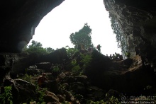 Полые скалы Вьетнама: долина Tan Hoa и первая пещера