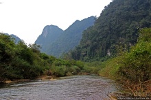 Полые скалы Вьетнама: долина Tan Hoa и первая пещера