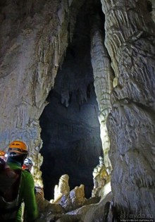 Полые скалы Вьетнама: долина Tan Hoa и первая пещера