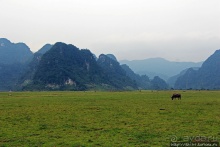 Полые скалы Вьетнама: долина Tan Hoa и первая пещера