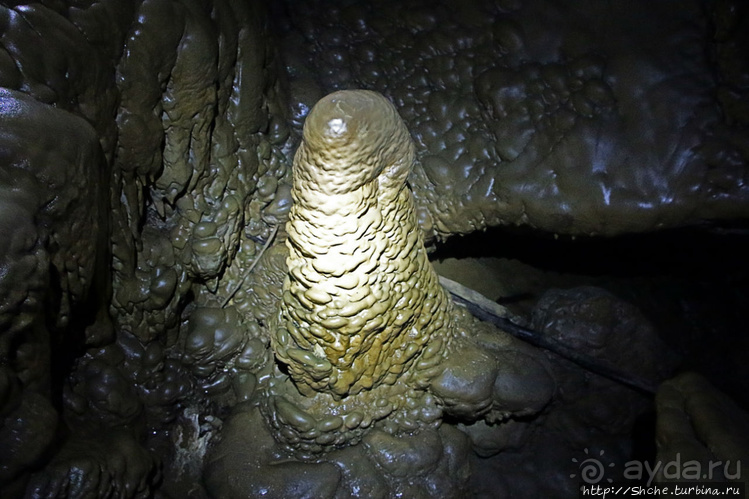 Альбом отзыва "Полые скалы Вьетнама: долина Tan Hoa и первая пещера"