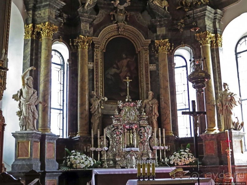 Идеальный собор в "идеальном городе"