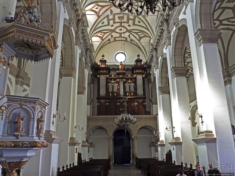 Идеальный собор в "идеальном городе"