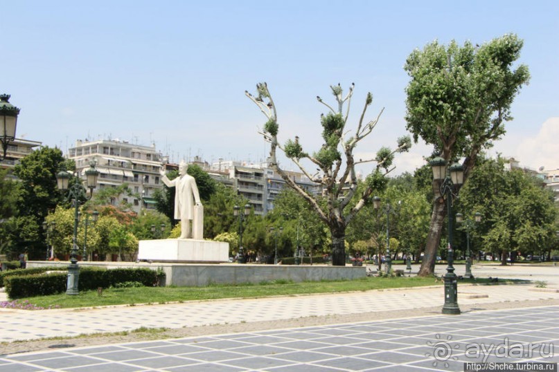 Туристические центры в Салониках — площадь Аристотеля