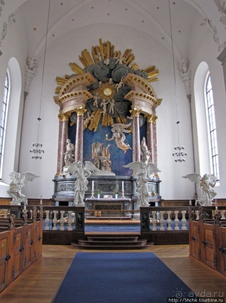 Альбом отзыва "Voi Freisers Church — здесь обитают архангелы"