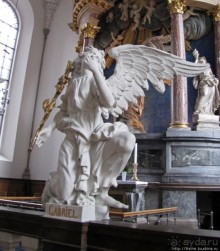 Альбом отзыва "Voi Freisers Church — здесь обитают архангелы"