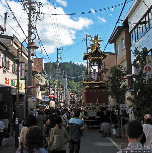Осенний фестиваль в Такаяма, завершающее шествие