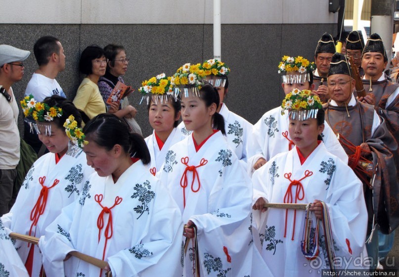 Осенний фестиваль в Такаяма, завершающее шествие