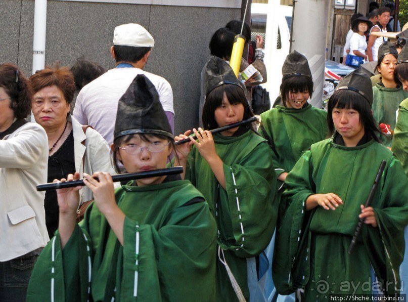 Осенний фестиваль в Такаяма, завершающее шествие