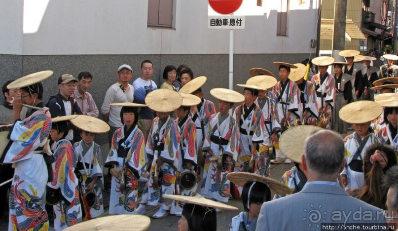 Осенний фестиваль в Такаяма, завершающее шествие