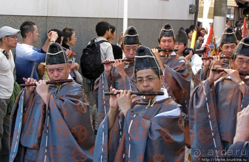 Осенний фестиваль в Такаяма, завершающее шествие