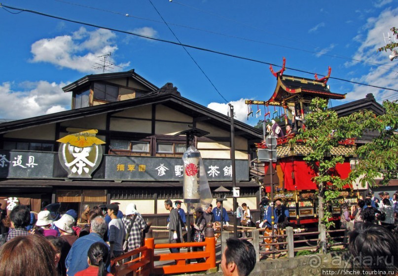 Осенний фестиваль в Такаяма, завершающее шествие