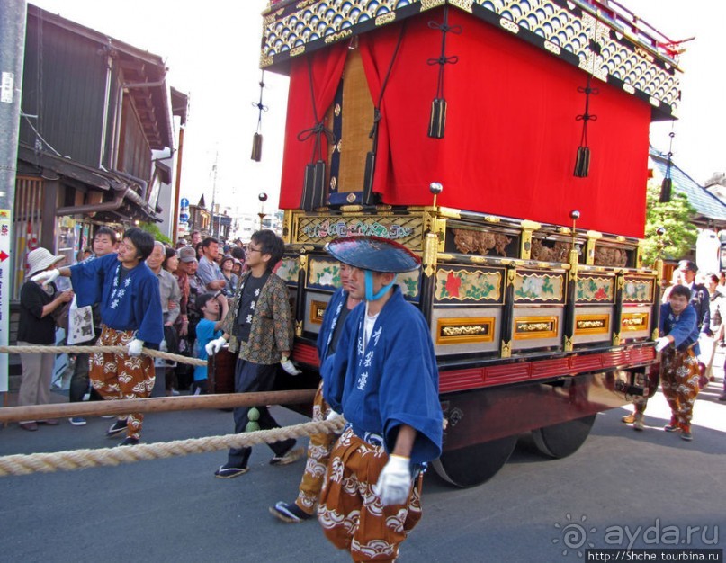 Осенний фестиваль в Такаяма, завершающее шествие