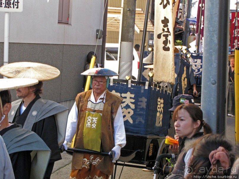Осенний фестиваль в Такаяма, завершающее шествие