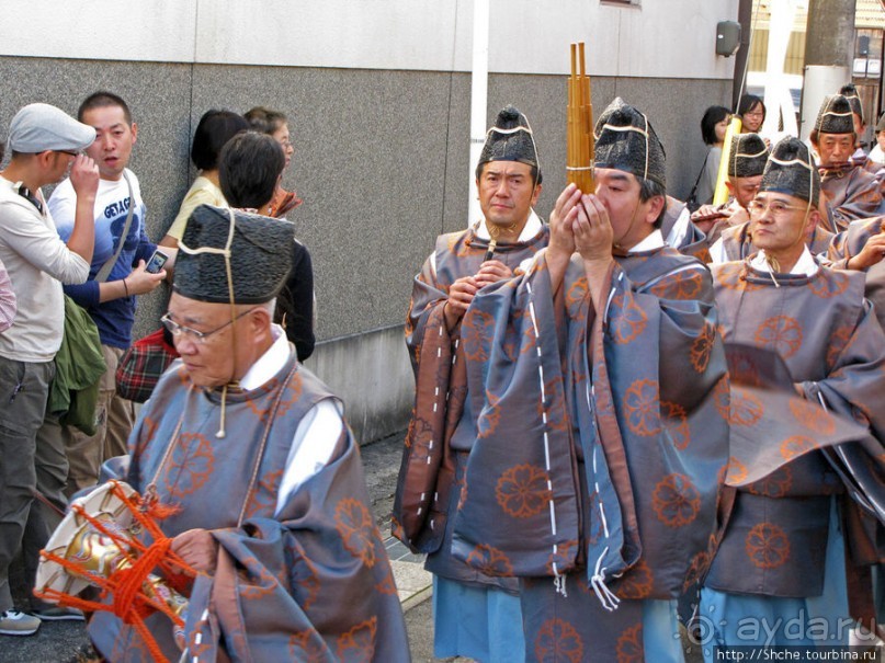 Осенний фестиваль в Такаяма, завершающее шествие
