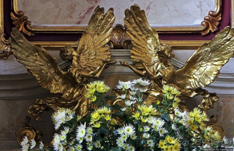 Шикарный костел с шикарным органом