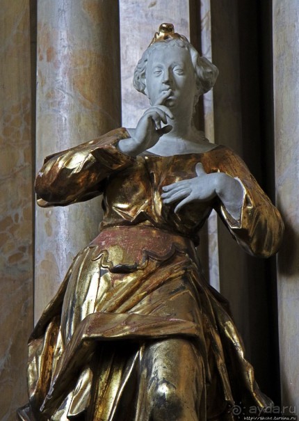 Шикарный костел с шикарным органом