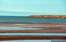 Берег красного песка. Городок Виктория Приморская