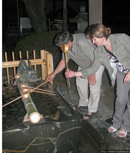 Ночной визит в синтоистский храм. Изучаем правила поведения.