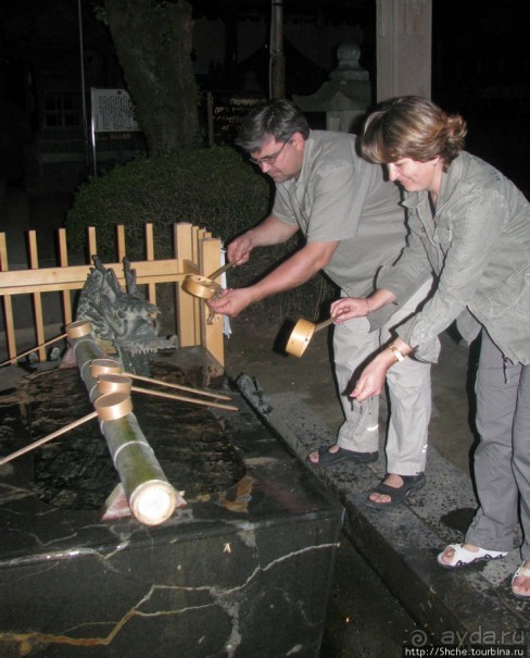 Ночной визит в синтоистский храм. Изучаем правила поведения.