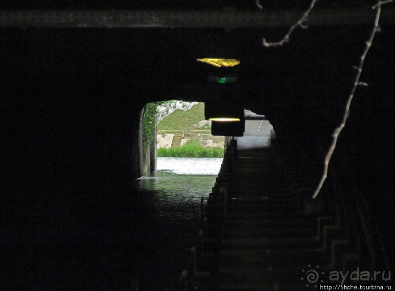 Берег реки Doub (по-русски просто Ду). Порог и шлюз