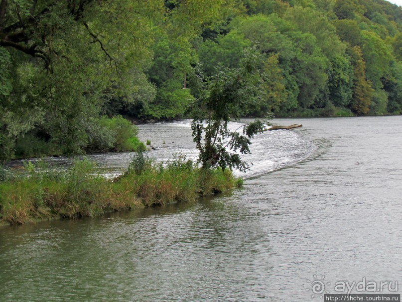 Берег реки Doub (по-русски просто Ду). Порог и шлюз