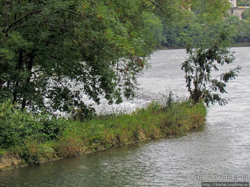 Берег реки Doub (по-русски просто Ду). Порог и шлюз
