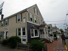 Commersial Street — и прогулка вдоль берега, и шоппинг