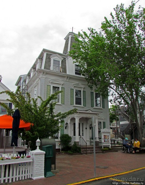 Commersial Street — и прогулка вдоль берега, и шоппинг