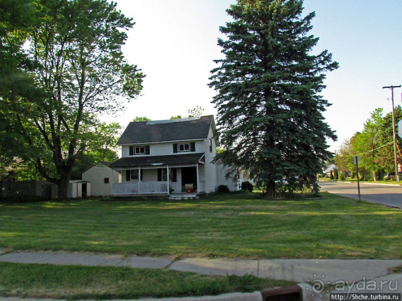 Городок на озере Гурон