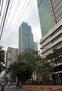 ПоМанила, выМанила