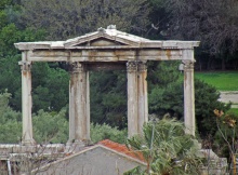 У подножия Акрополя