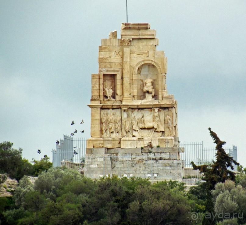 У подножия Акрополя