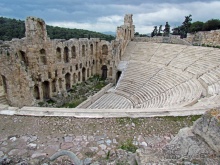 У подножия Акрополя