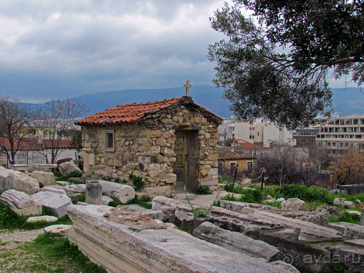 У подножия Акрополя