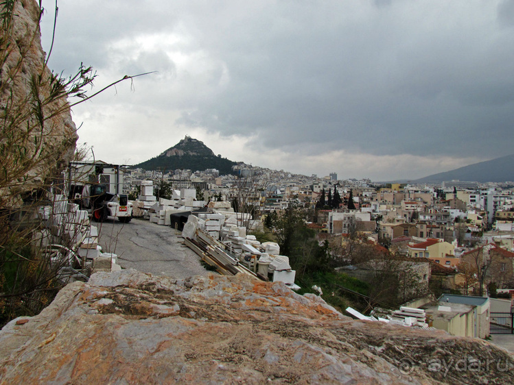 У подножия Акрополя