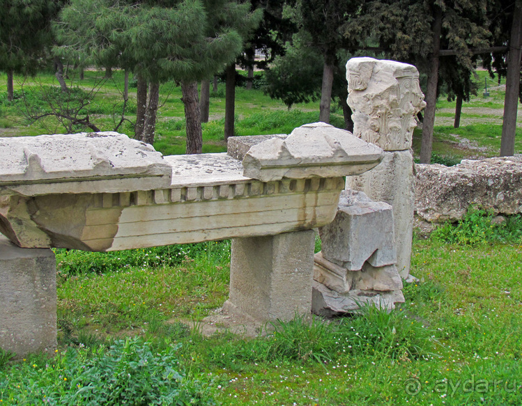 У подножия Акрополя