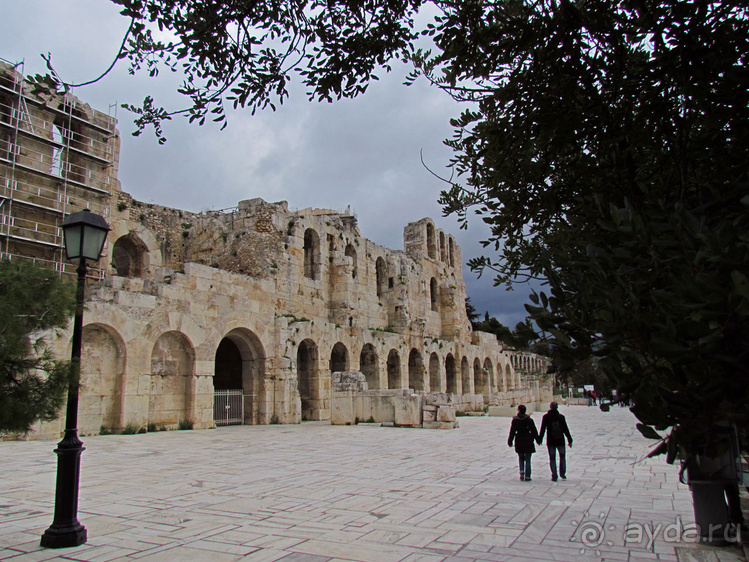 У подножия Акрополя