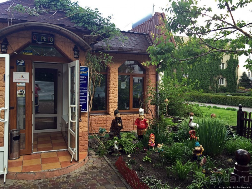 Райская пища в райском интерьере в "Эдеме"