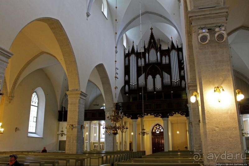 Неоготическая приходская церковь на площади Свободы