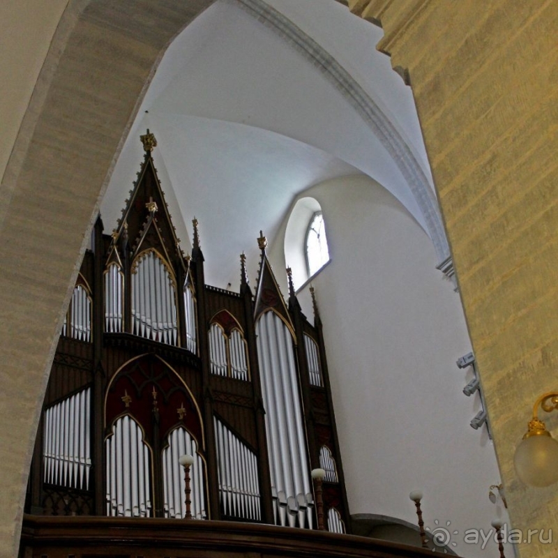 Неоготическая приходская церковь на площади Свободы